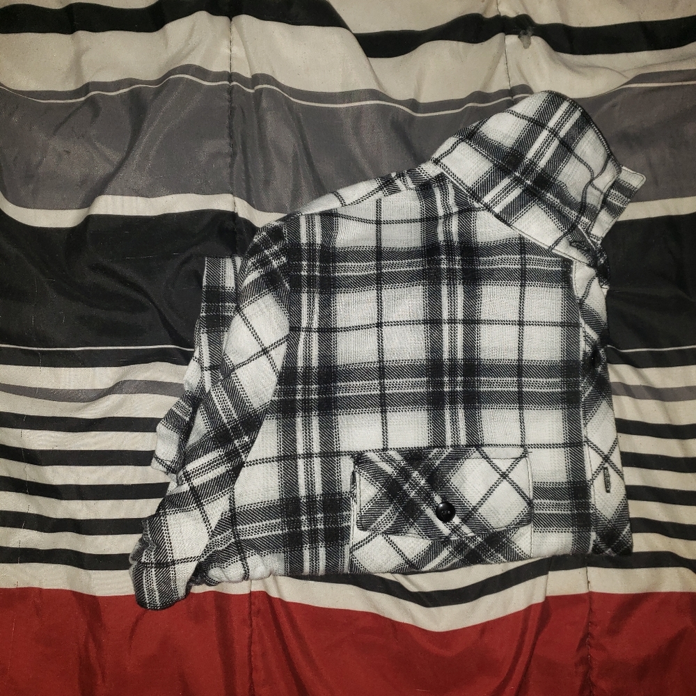 Flannels - Picture 4 of 16